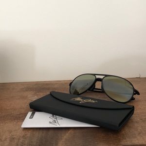 Maui Jim | Black Matte Alelele Aviator Sunglasses